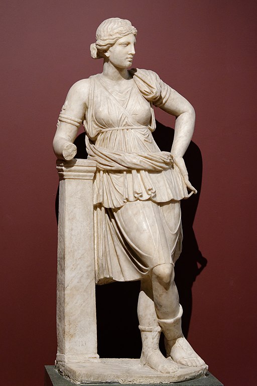 Statuette der Göttin Artemis aus Mytilene auf Lesbos, © Marie-Lan Nguyen / Wikimedia Commons / CC-BY 4.0